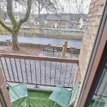 Riverside Apartamento *